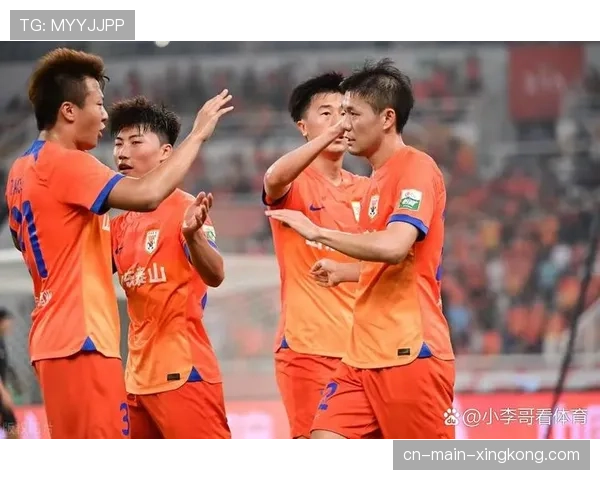 谢文能危险飞铲染红离场 泰山中场心态失衡致球队少打一人